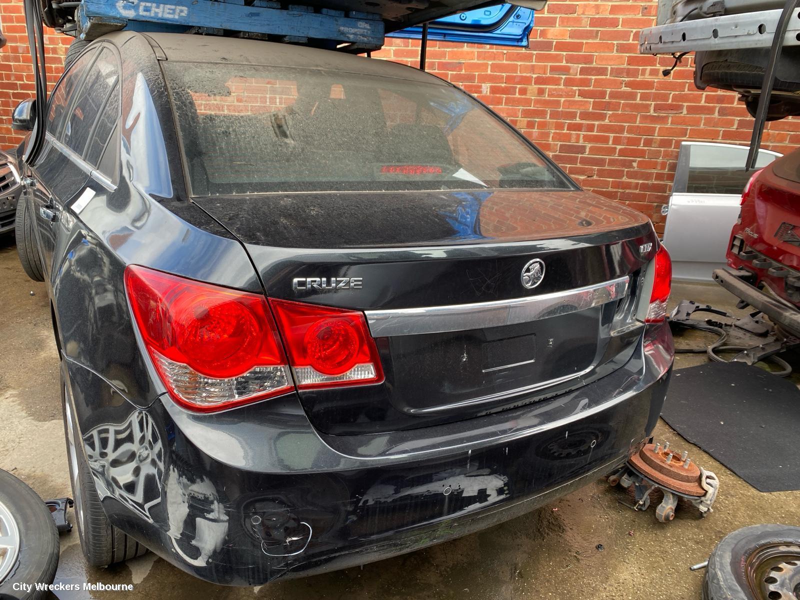 HOLDEN CRUZE LEFT GUARD, JG-JH, CD/CDX/EQUIPE/Z SERIES, W/ INDICATOR, NON SKIRT TYPE, 03/2009 - 12/2014 - Image 2