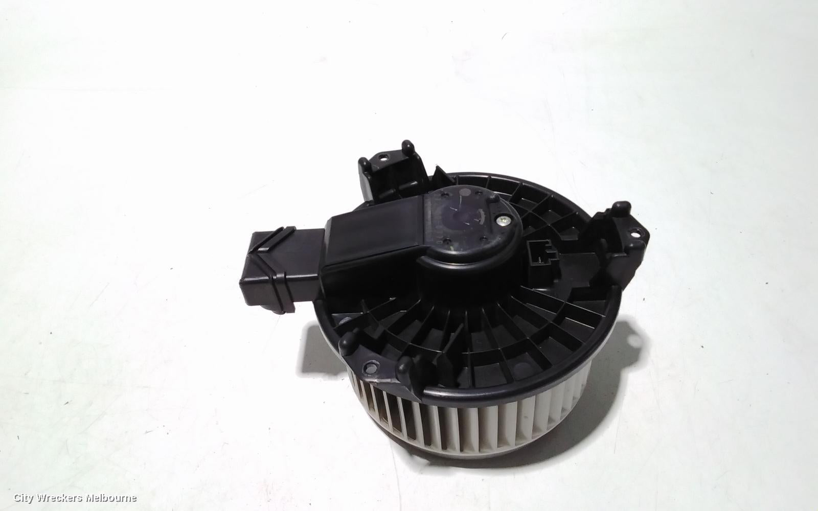 TOYOTA HIACE HEATER FAN MOTOR, FRONT, TRH/KDH, 03/2005 - 04/2019 - Image 2
