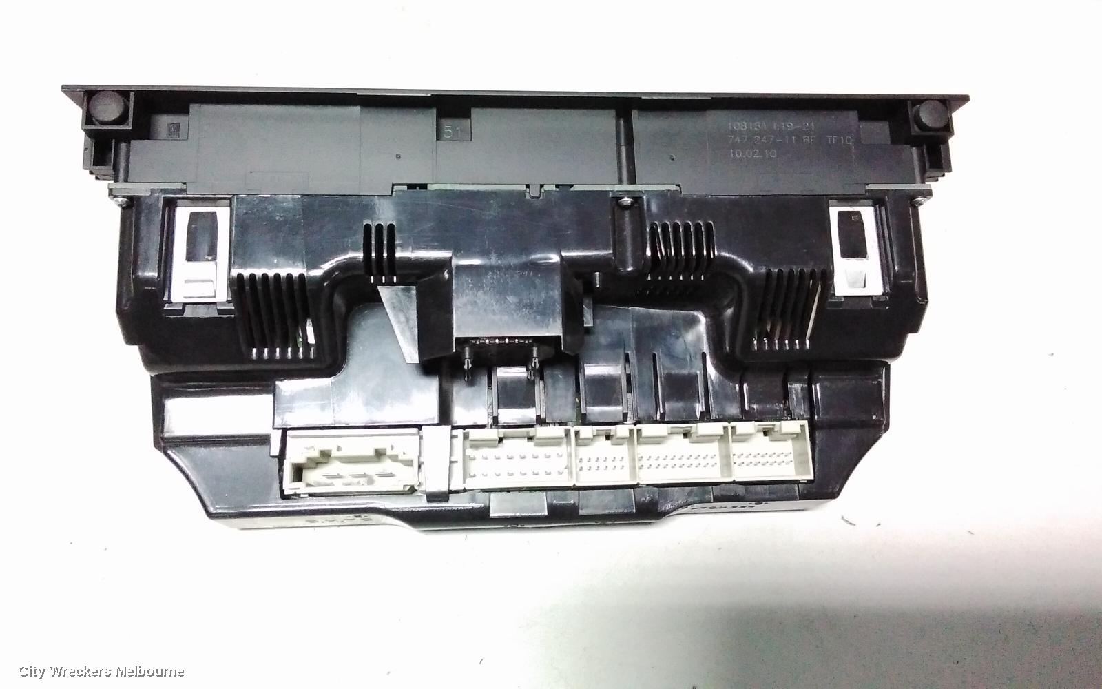 AUDI Q7 HEATER/AC CONTROLS, A/C BUTTON, W/ SEAT WARMER, 09/2006 - 08/2015 - Image 3