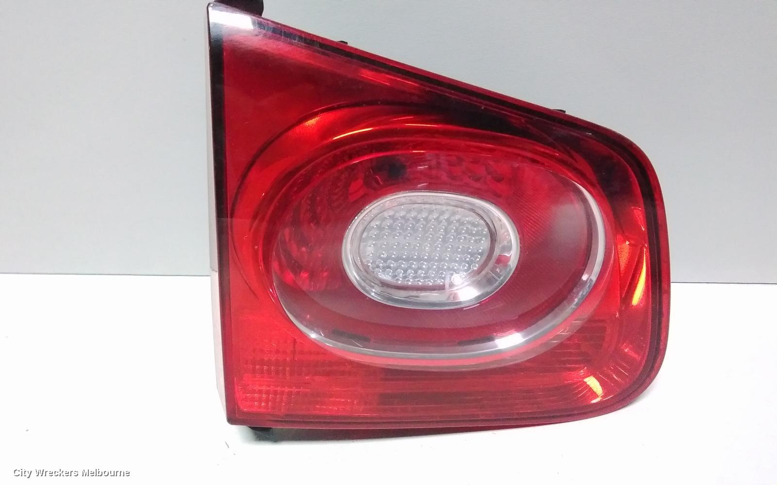 VOLKSWAGEN TIGUAN REAR GARNISH, TAILGATE LAMP (LH SIDE), 5N, 05/2008 - 06/2011 - Image 2
