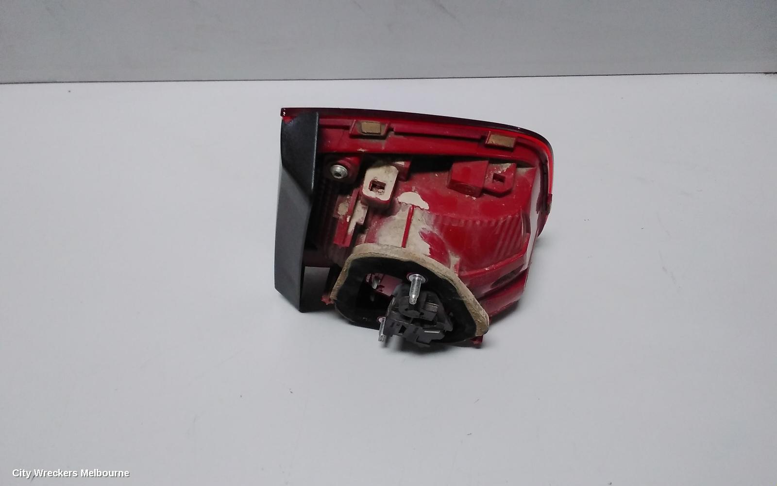 VOLKSWAGEN TIGUAN REAR GARNISH, TAILGATE LAMP (RH SIDE), 5N, 07/2011 - 08/2016 - Image 3