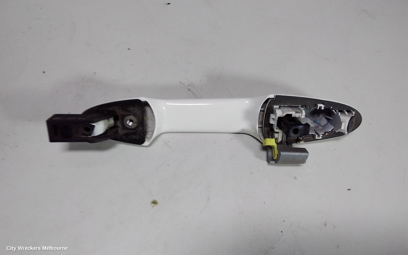 HONDA HRV DOOR HANDLE, OUTER, LH FRONT, COLOUR CODED, RU5, 12/2014 - 10/2021 - Image 2