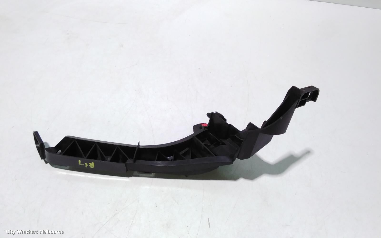 HONDA CRV, RE 03/2007 - 10/2012, LH HEATLIGH BRAKET: 95870 - Image 1