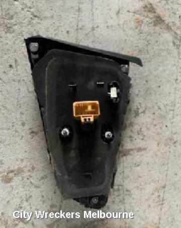 VOLKSWAGEN GOLF REAR GARNISH, TAILGATE LAMP (LH SIDE), GEN 7, HATCH, STANDARD/GTI, 03/2017 ONWARDS - Image 2
