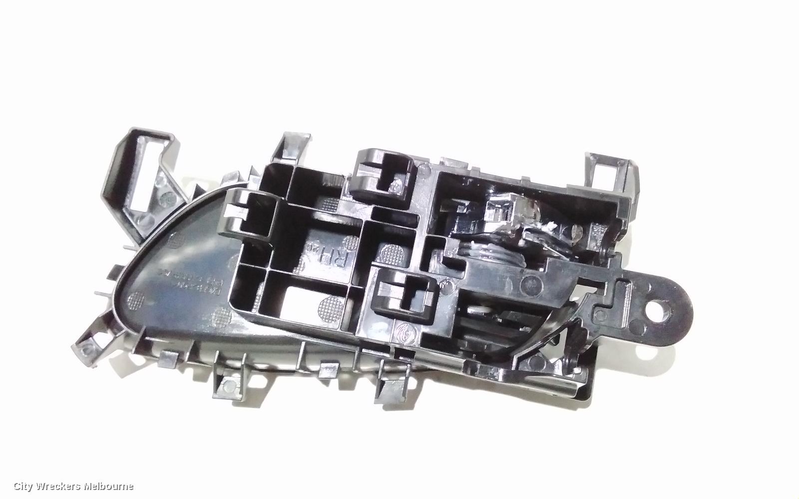 NISSAN XTRAIL DOOR HANDLE, INNER, RH FRONT, T32, 02/2014 ONWARDS - Image 3