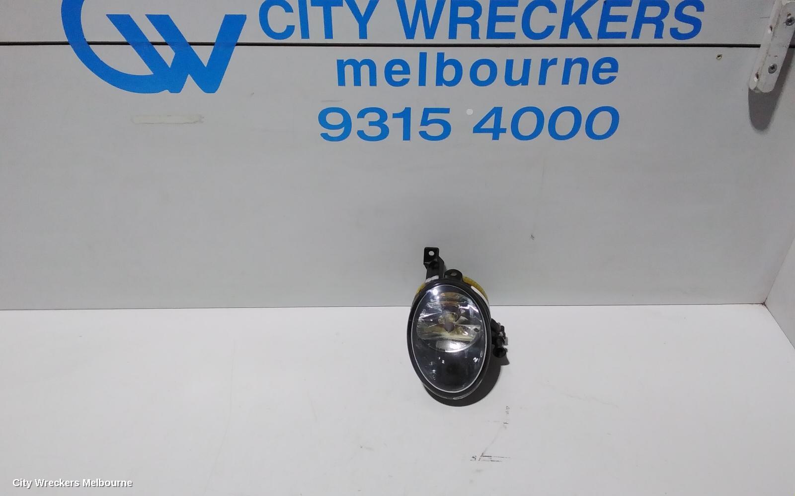 VOLKSWAGEN GOLF LEFT INDICATOR/FOG/SIDE, BUMPER FOGLAMP, GEN 5, STANDARD TYPE, 07/2004 - 02/2009 - Image 3