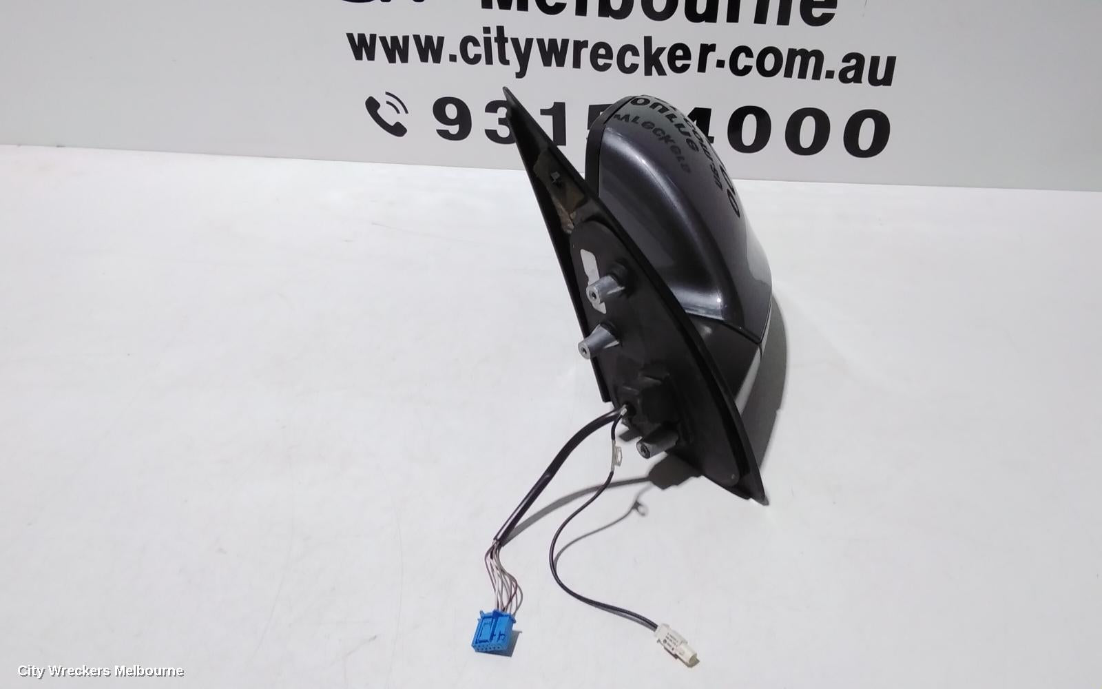 VOLKSWAGEN AMAROK LEFT DOOR MIRROR, 2H, MANUAL FOLD, PARTIAL COLOUR CODED/BLACK, 10 PIN TYPE, 07/2013 ONWARDS - Image 3