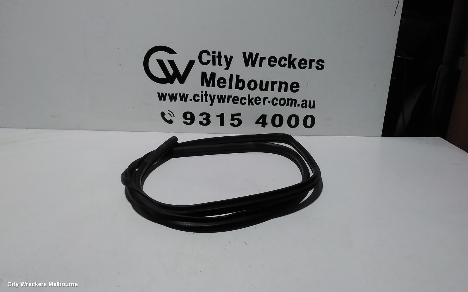 DODGE JOURNEY SEAL, : 105380, RIGHT FRONT RUBBER SEAL, JC, 05/2008 - 12/2016 - Image 2