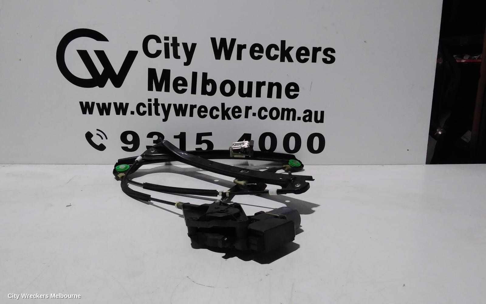 VOLKSWAGEN POLO RIGHT FRONT WINDOW REG/MOTOR, 6R, POWER, 5DR HATCH, 05/2010 - 05/2014 - Image 1