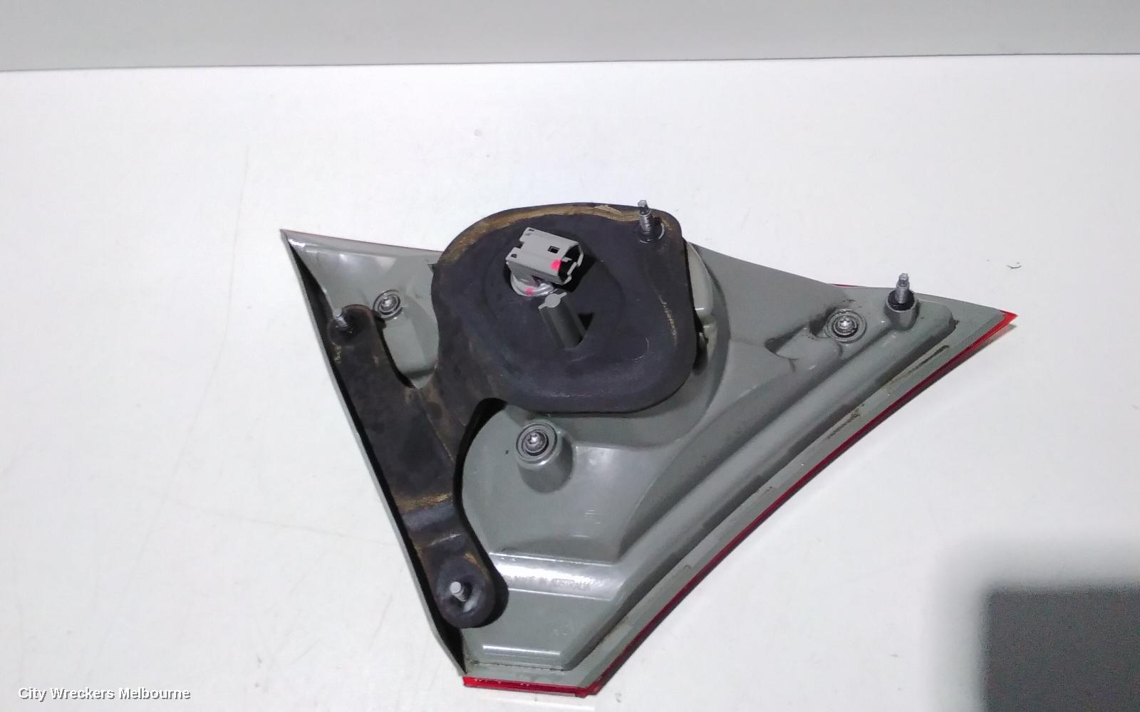 TOYOTA CAMRY REAR GARNISH, BOOTLID LAMP (RH SIDE), ASV50, 05/2015 - 10/2017 - Image 3
