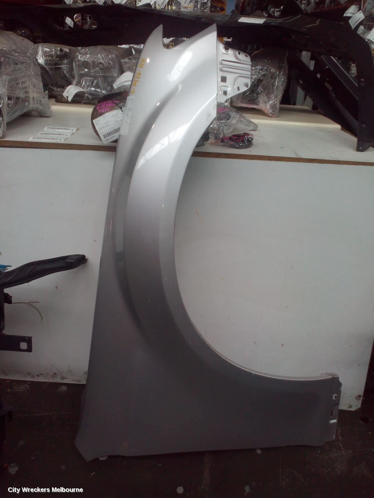 CHRYSLER 300C RIGHT GUARD, LX2, NON FLARE TYPE, 07/2012 ONWARDS - Image 2