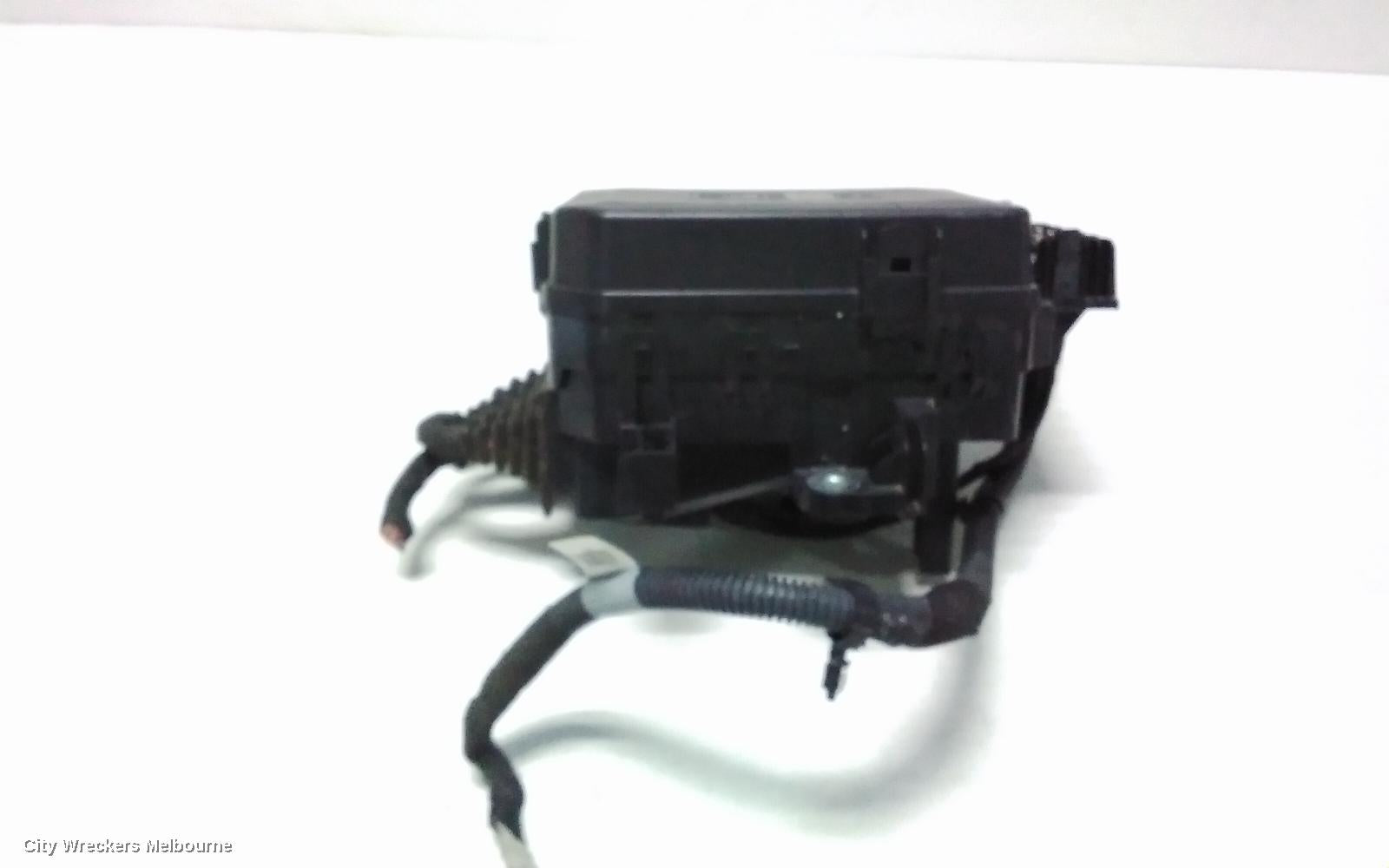 HOLDEN EQUINOX FUSE BOX, ENGINE BAY, EQ, 09/2017 - 12/2020 - Image 3