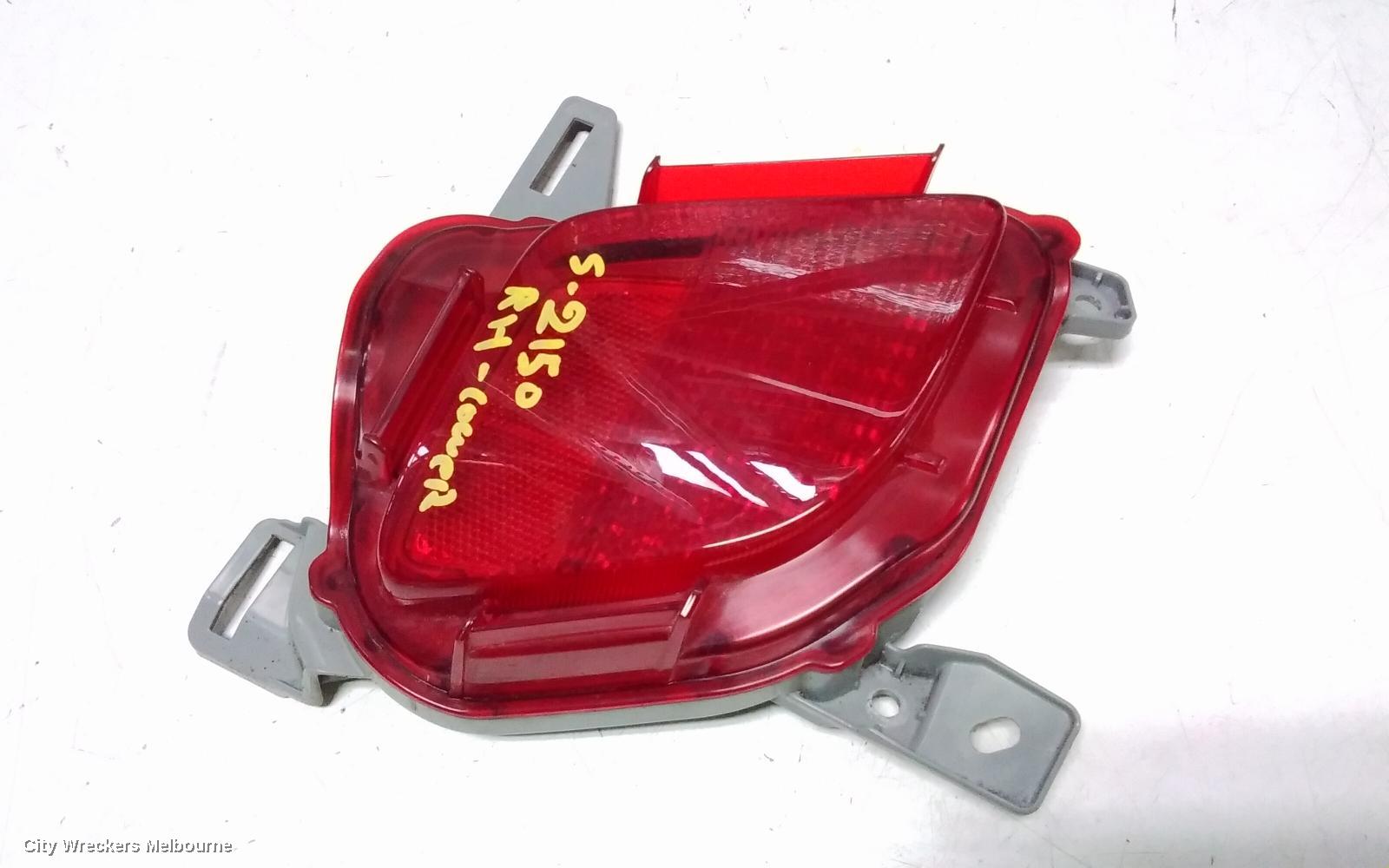 TOYOTA KLUGER RIGHT TAILLIGHT, BUMPER REFLECTOR, GSU50/GSU55, 12/2013 - 02/2021 - Image 3
