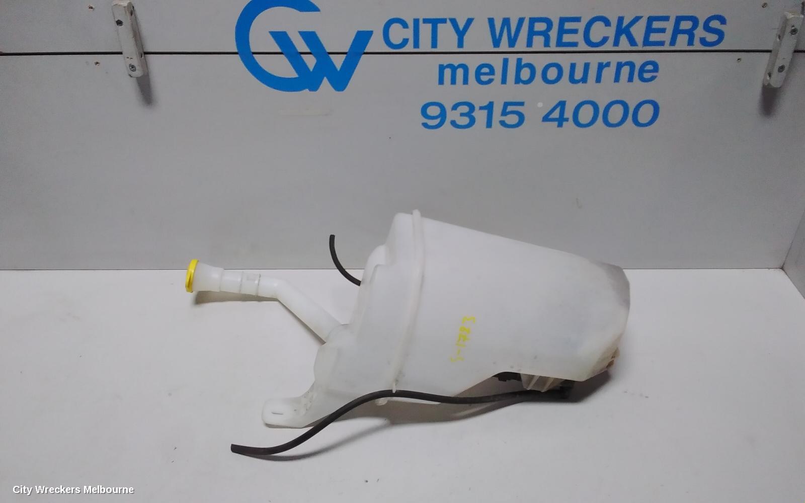 RENAULT FLUENCE WASHER BOTTLE, X38 09/2010 - 01/2016 - Image 1