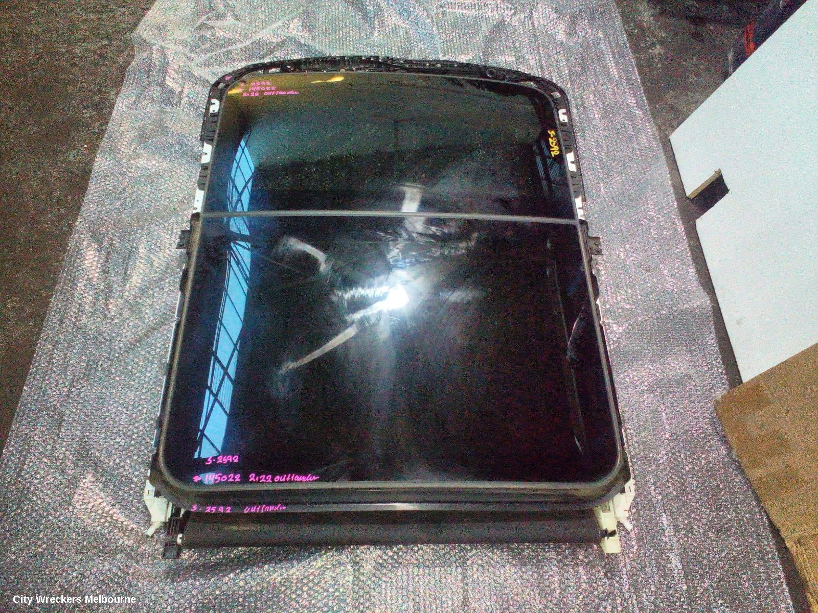 MITSUBISHI OUTLANDER ROOF GLASS/SUNROOF/T, ZM, 08/2021 ONWARDS - Image 2