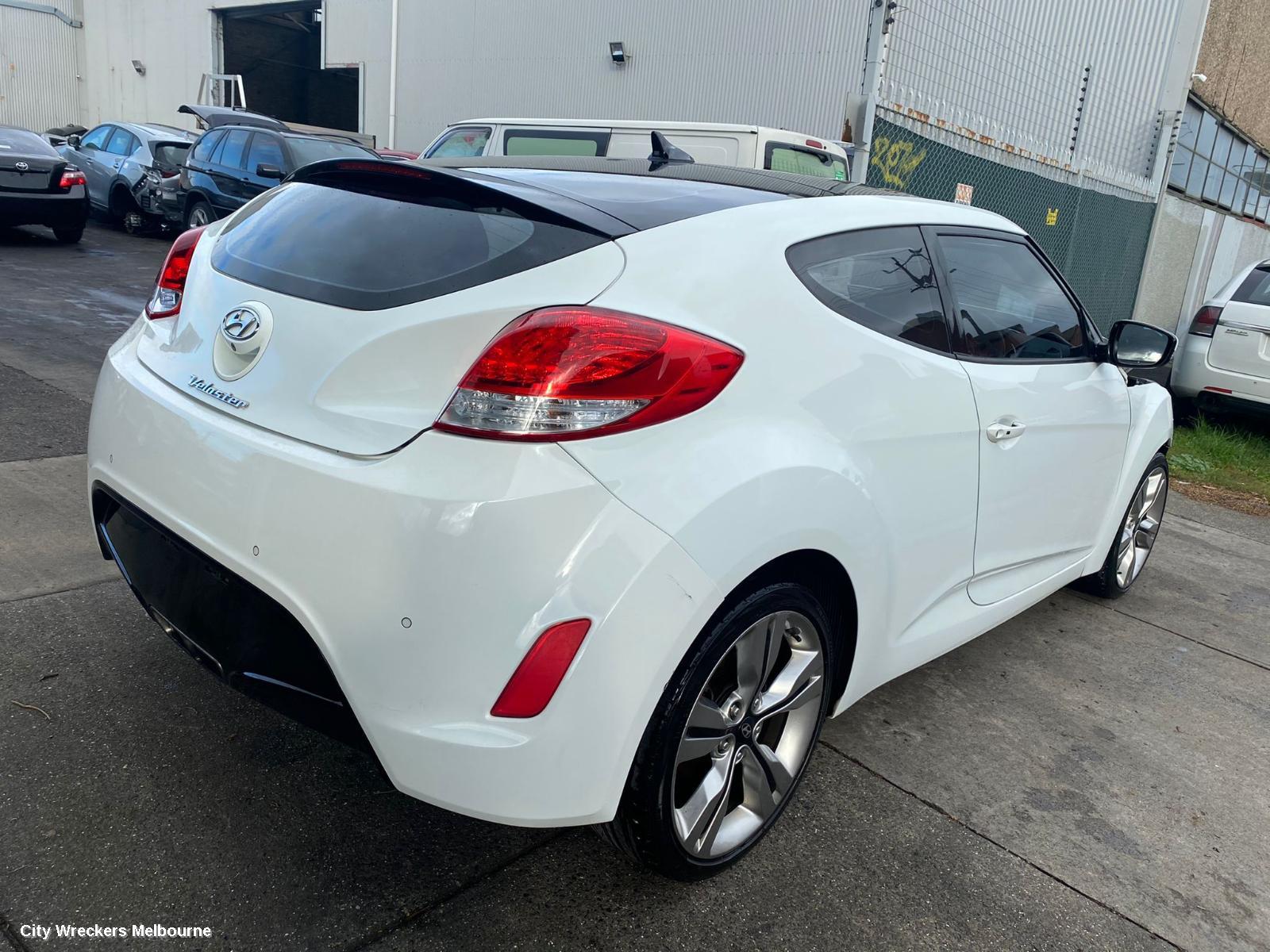 HYUNDAI VELOSTER BOOTLID/TAILGATE, TAILGATE, FS, NON WIPER, W/ GLOSS BLACK SPOILER TYPE, NON TURBO, 12/2011 - 02/2018 - Image 3