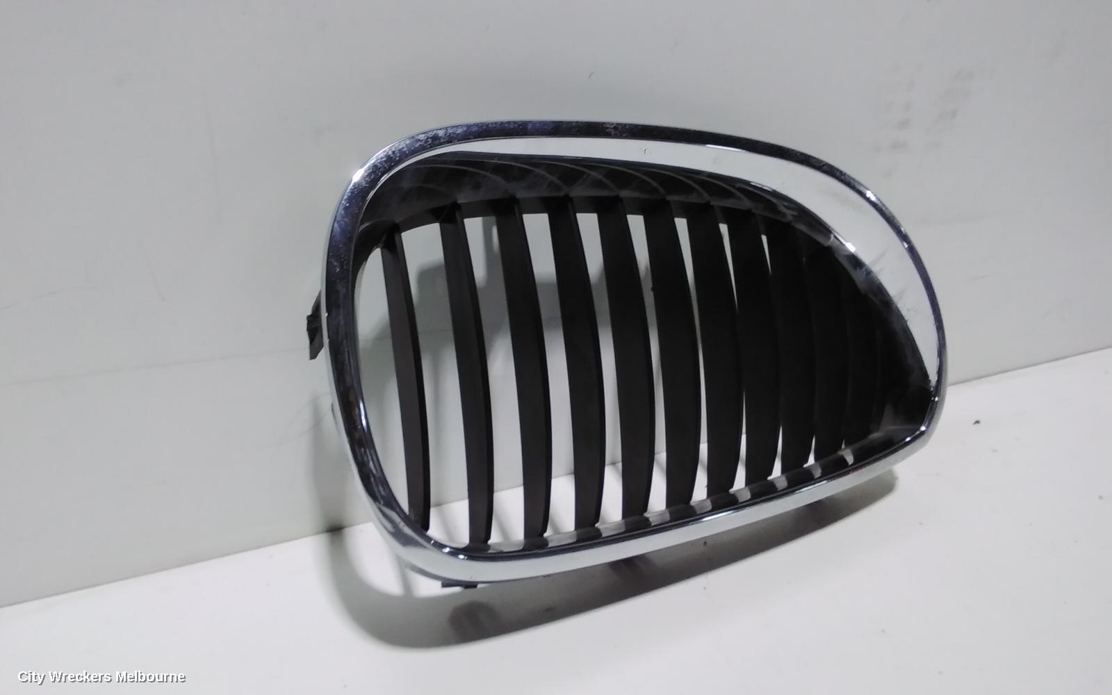 BMW 5 SERIES GRILLE, MAIN GRILLE (RH SIDE), E60, BLACK, 10/2003 - 04/2010 - Image 3