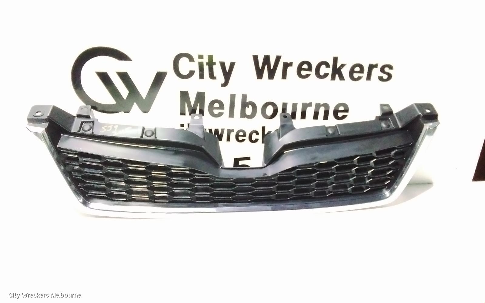 SUBARU FORESTER GRILLE, RADIATOR GRILLE MOULDING (CENTRE), SJ, CHROME, 12/2012 - 01/2016 - Image 2