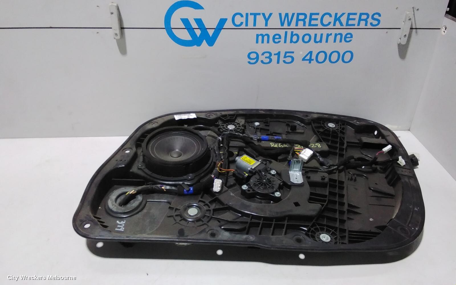 HYUNDAI I30 RIGHT FRONT WINDOW REG/MOTOR, GD, 5DR HATCH, 2 PIN AUTO DOWN, 03/2012 - 04/2017 - Image 1