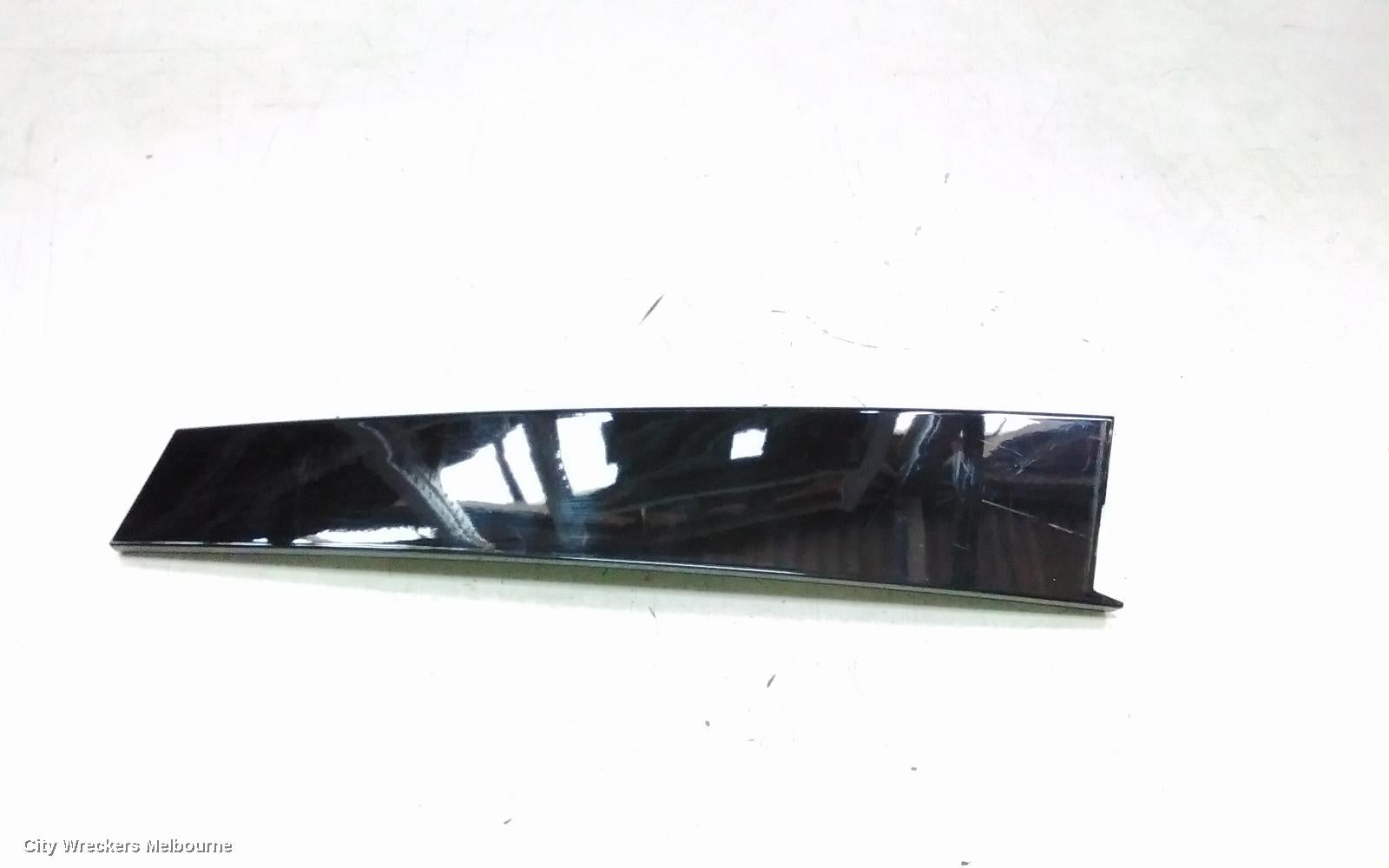 HYUNDAI SANTA FE DOOR MOULD, RIGHT FRONT BALCK DORO MOULD CHECK PHOTO : 137221, MX5, RH FRONT, MATTE BLACK, NON GREY INSERT, 11/2023 ONWARDS - Image 1