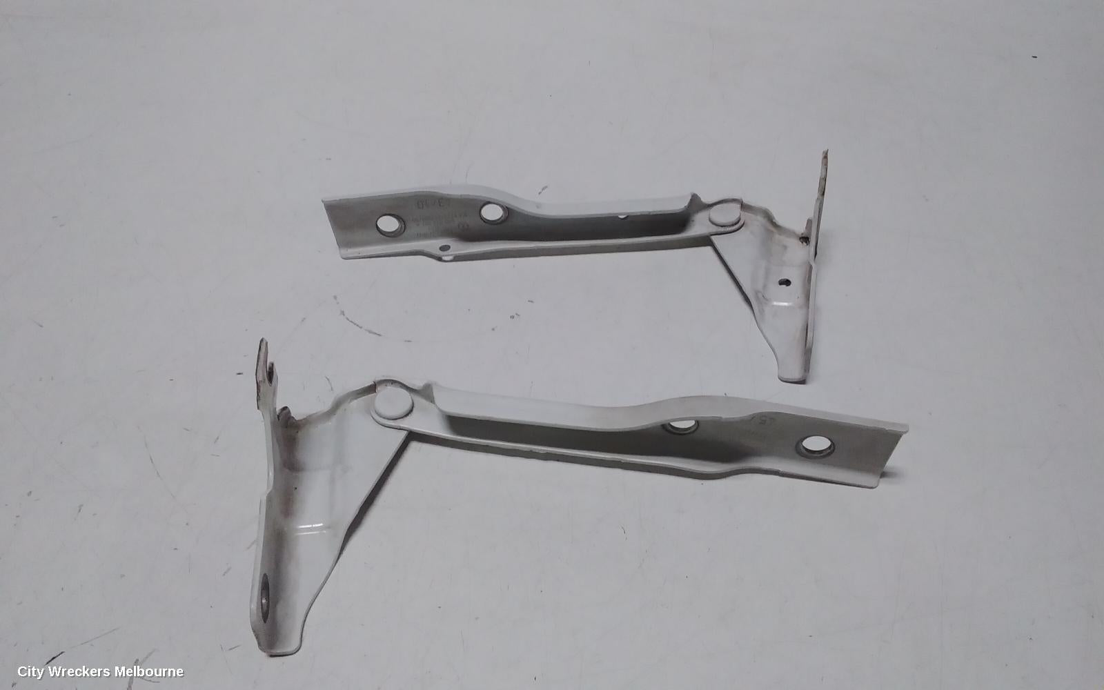 VOLKSWAGEN POLO BONNET HINGE/STRUT, HINGES (PAIR), 6R, 05/2010 - 09/2017 - Image 1