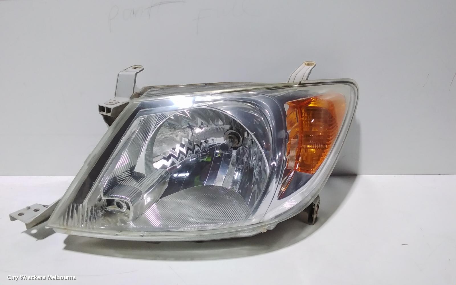 TOYOTA HILUX LEFT HEADLAMP, 02/2005 - 10/2008 - Image 1