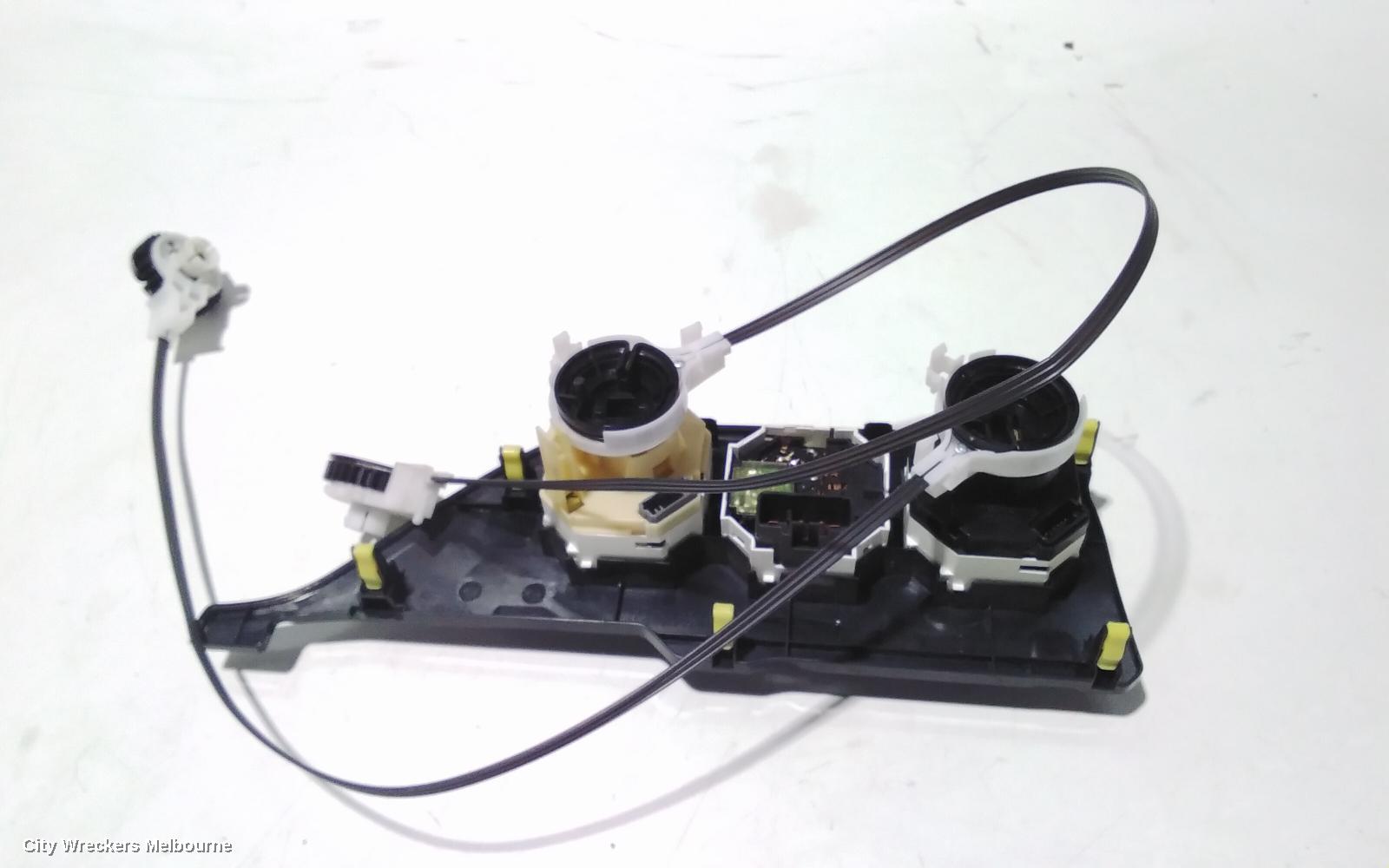 TOYOTA COROLLA HEATER/AC CONTROLS, ZRE182R, STANDARD TYPE, 10/2012 - 06/2018 - Image 3