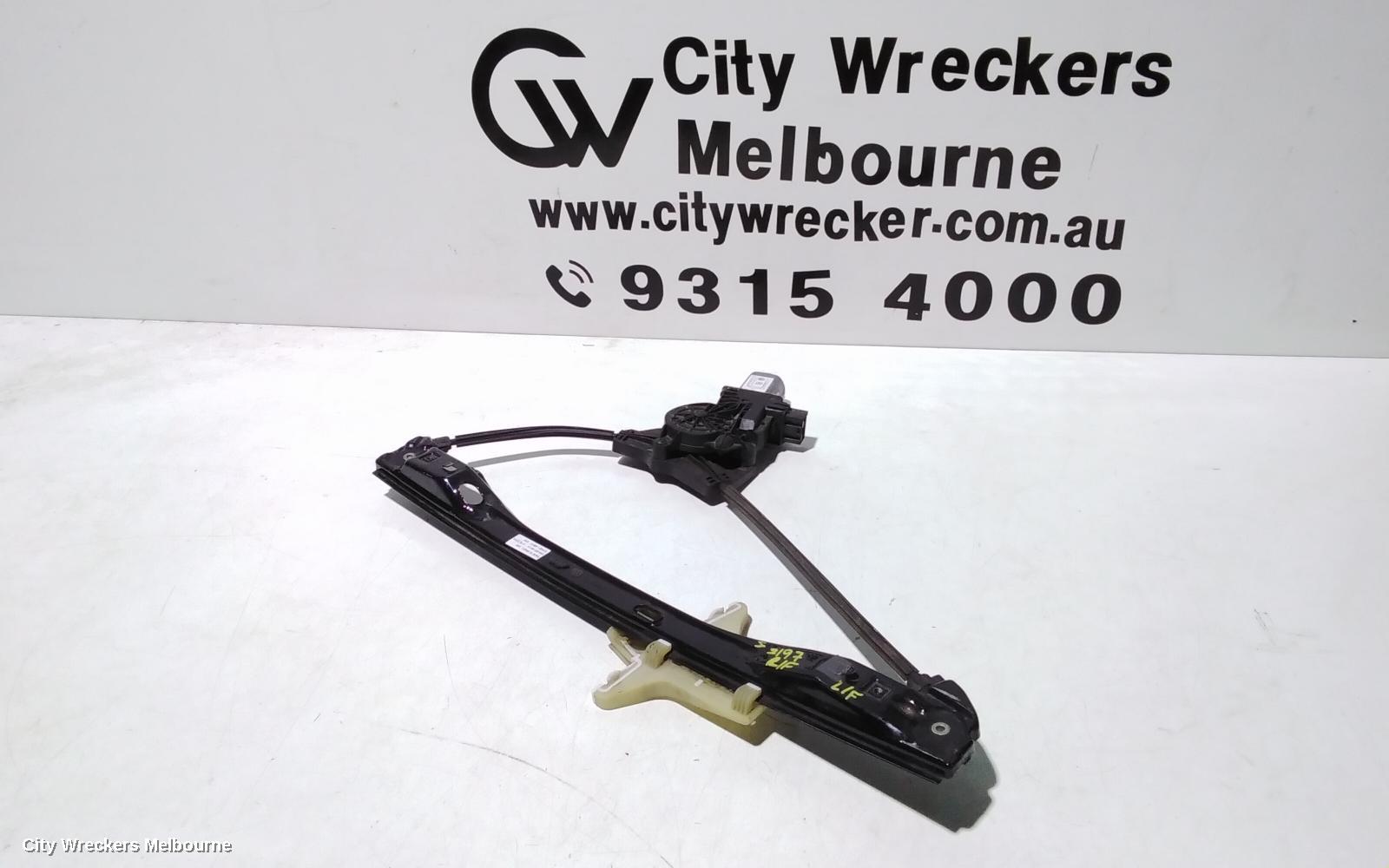 VOLKSWAGEN AMAROK RIGHT FRONT WINDOW REG/MOTOR, 2H, 10/2010 ONWARDS - Image 2