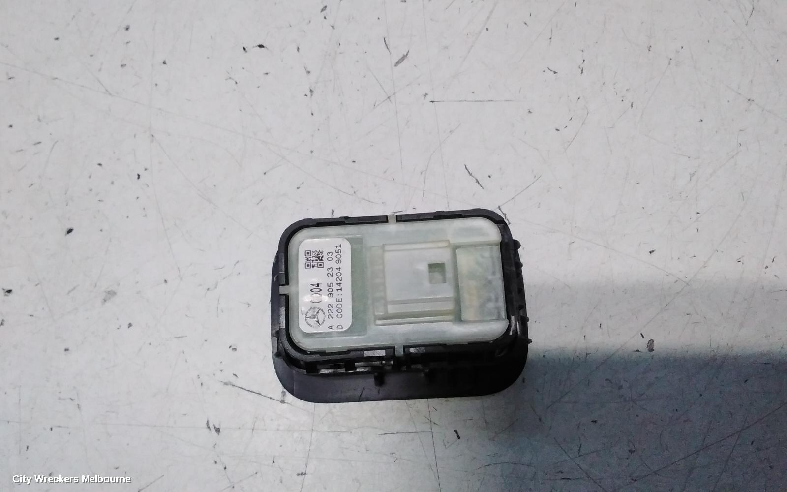 MERCEDES C CLASS, BOOTLID RELEASE SWITCH (ON DOOR MOUNTED), W205, 06/2014 - 07/2023 - Image 3