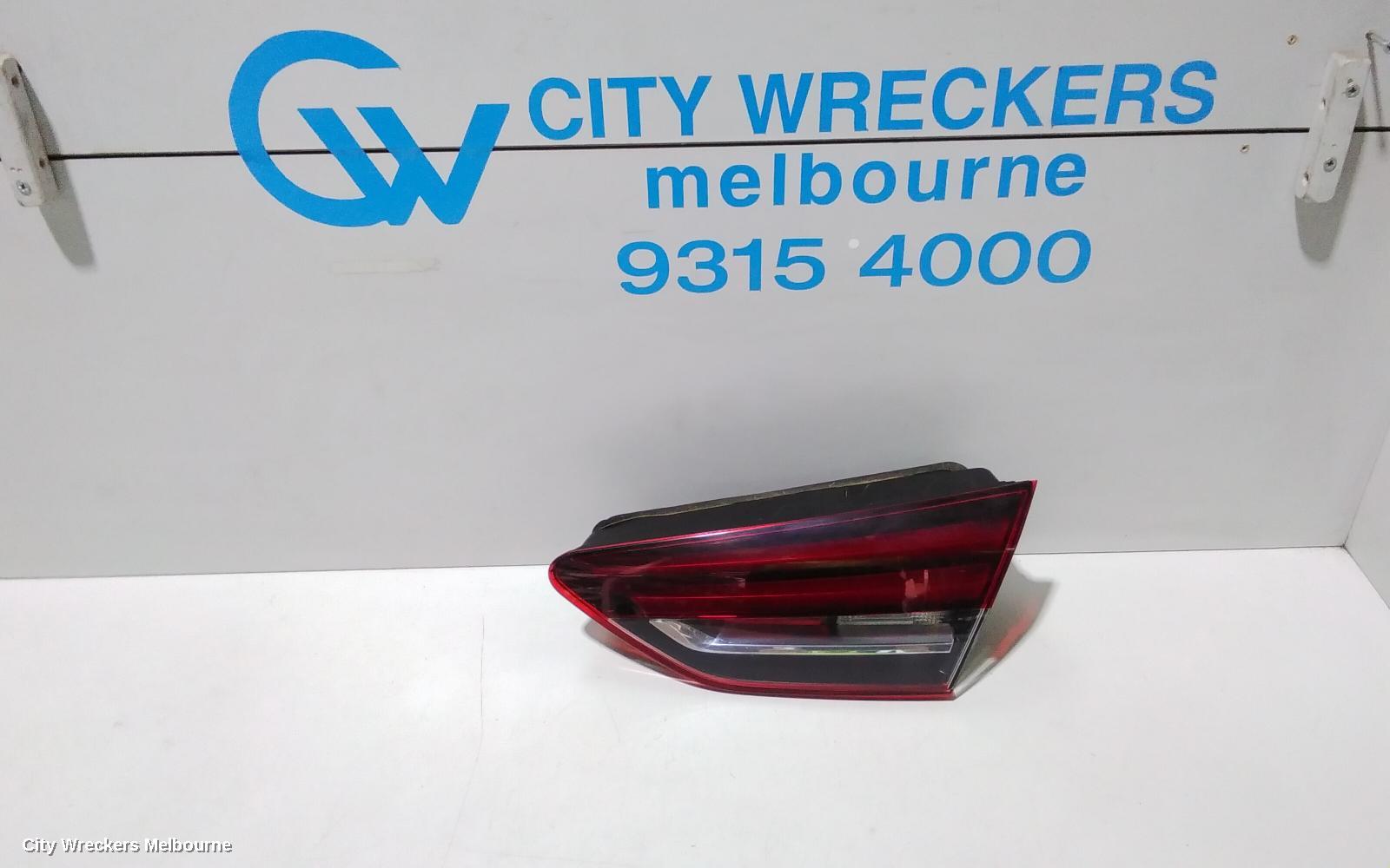 HOLDEN COMMODORE REAR GARNISH, TAILGATE LAMP (RH SIDE), ZB, HATCH, NON LED TYPE, 10/2017 - 12/2020 - Image 1