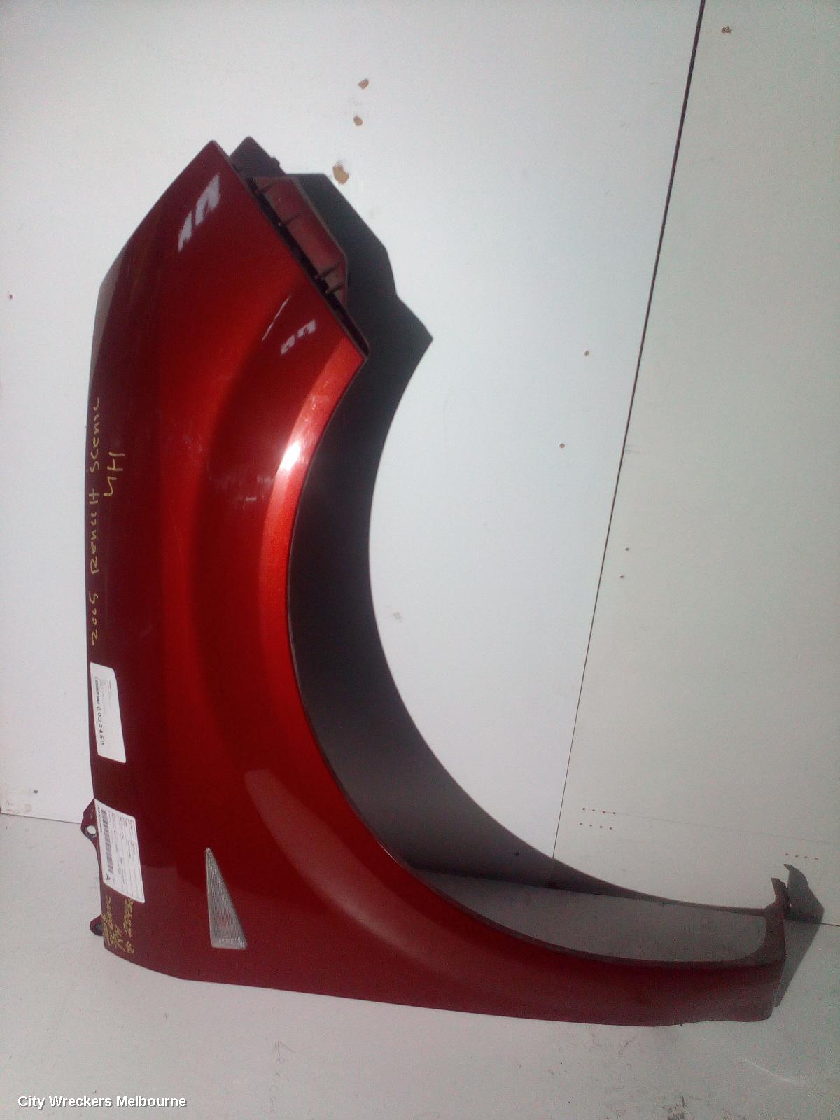 RENAULT SCENIC LEFT GUARD, J84, 12/2004 - 12/2006 - Image 1