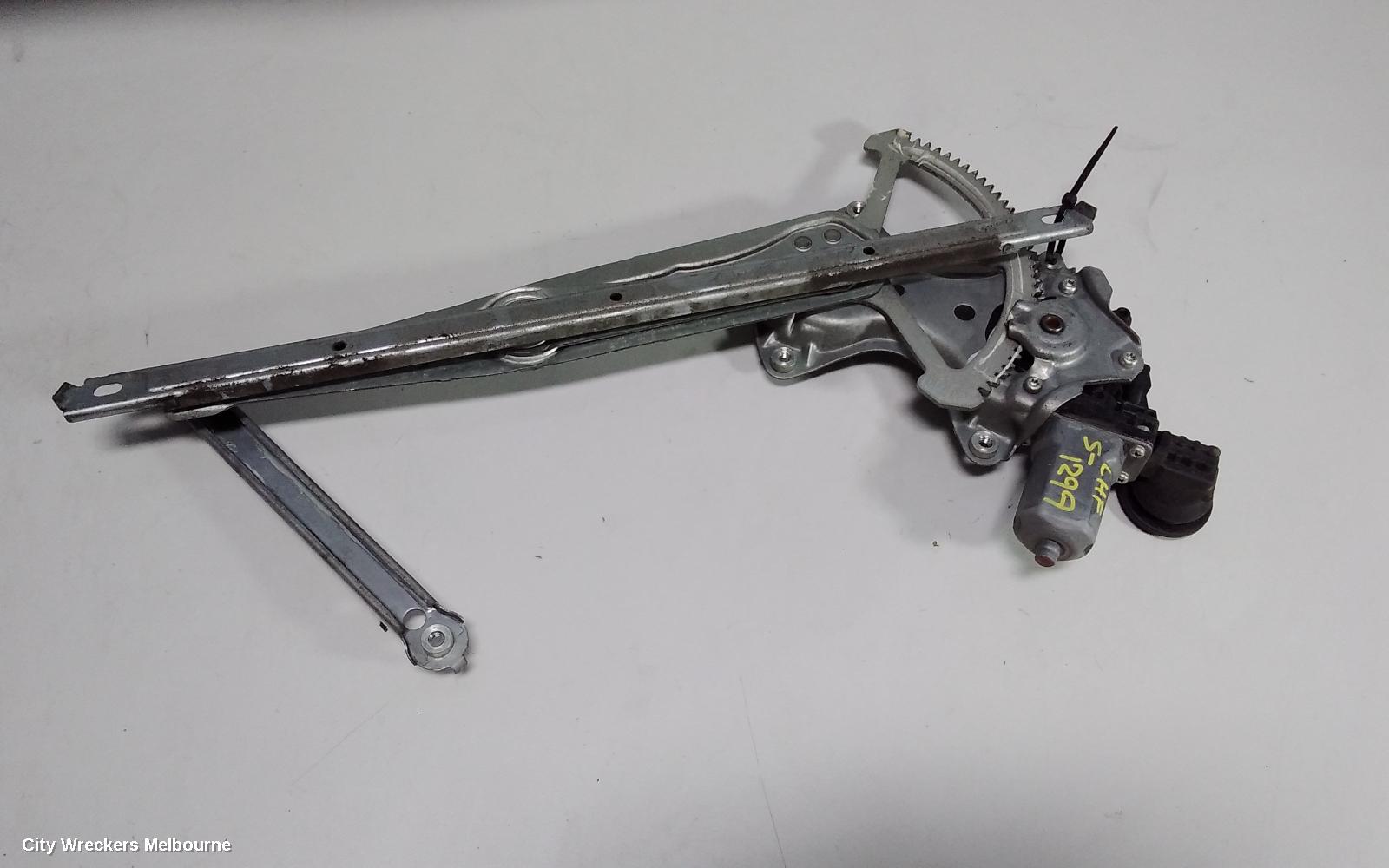 TOYOTA COROLLA LEFT FRONT WINDOW REG/MOTOR, ZRE182R, HATCH, 01/2014 - 06/2018 - Image 2