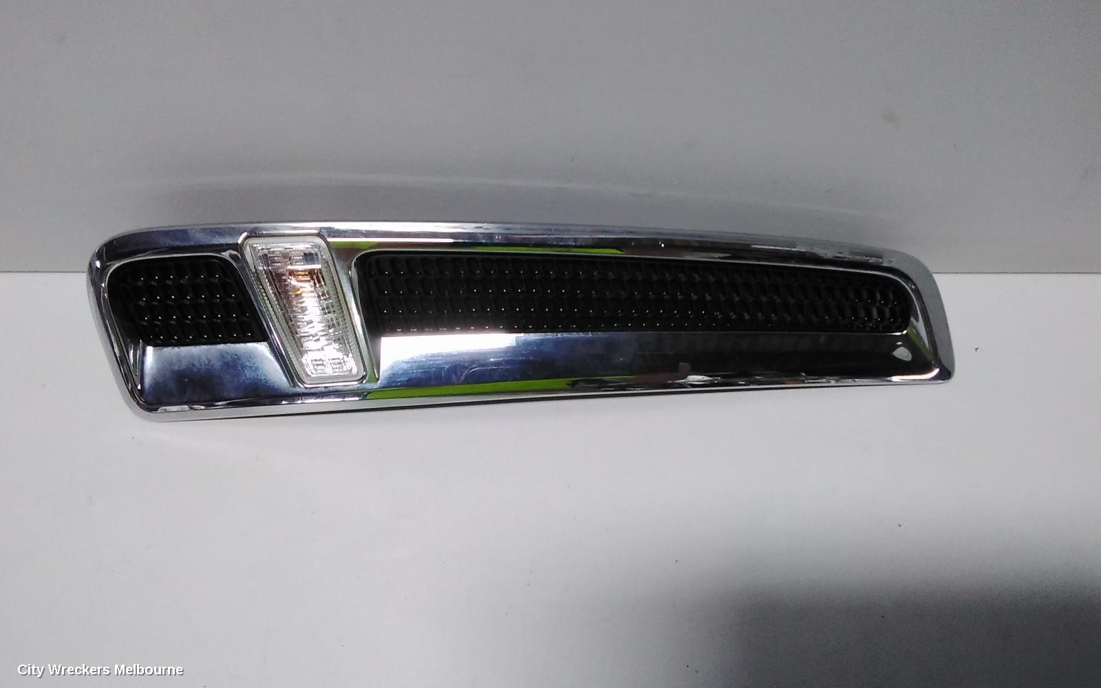 HOLDEN COMMODORE RIGHT INDICATOR/FOG/SIDE, GUARD FLASHER (REPEATER), VF, 05/2013 - 12/2017 - Image 2