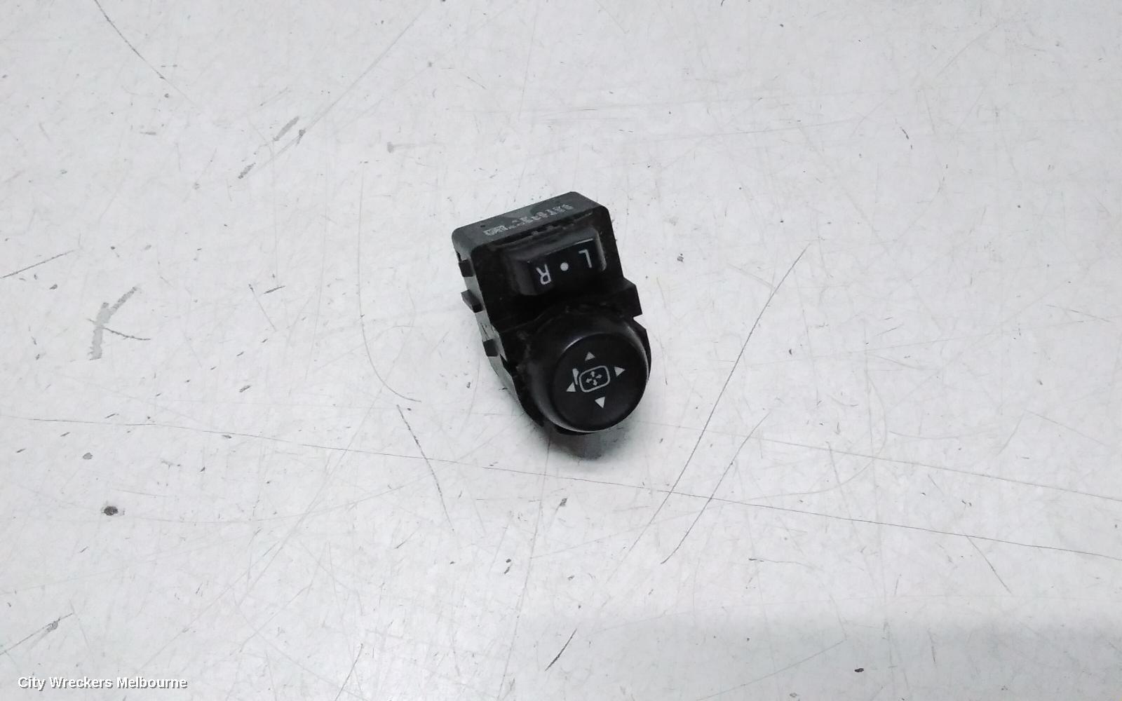 HOLDEN ASTRA, BK, MIRROR SWITCH, W/ MANUAL FOLD TYPE, 09/2016 - 12/2020 - Image 2