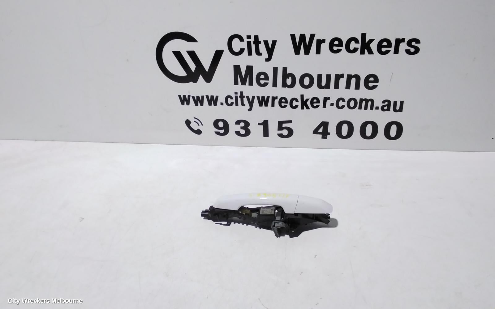 LAND ROVER RANGEROVER SPORT DOOR HANDLE, OUTER, LH FRONT, W/ KEYLESS ENTRY TYPE, COLOUR CODED, L494, 12/2013 ONWARDS - Image 1