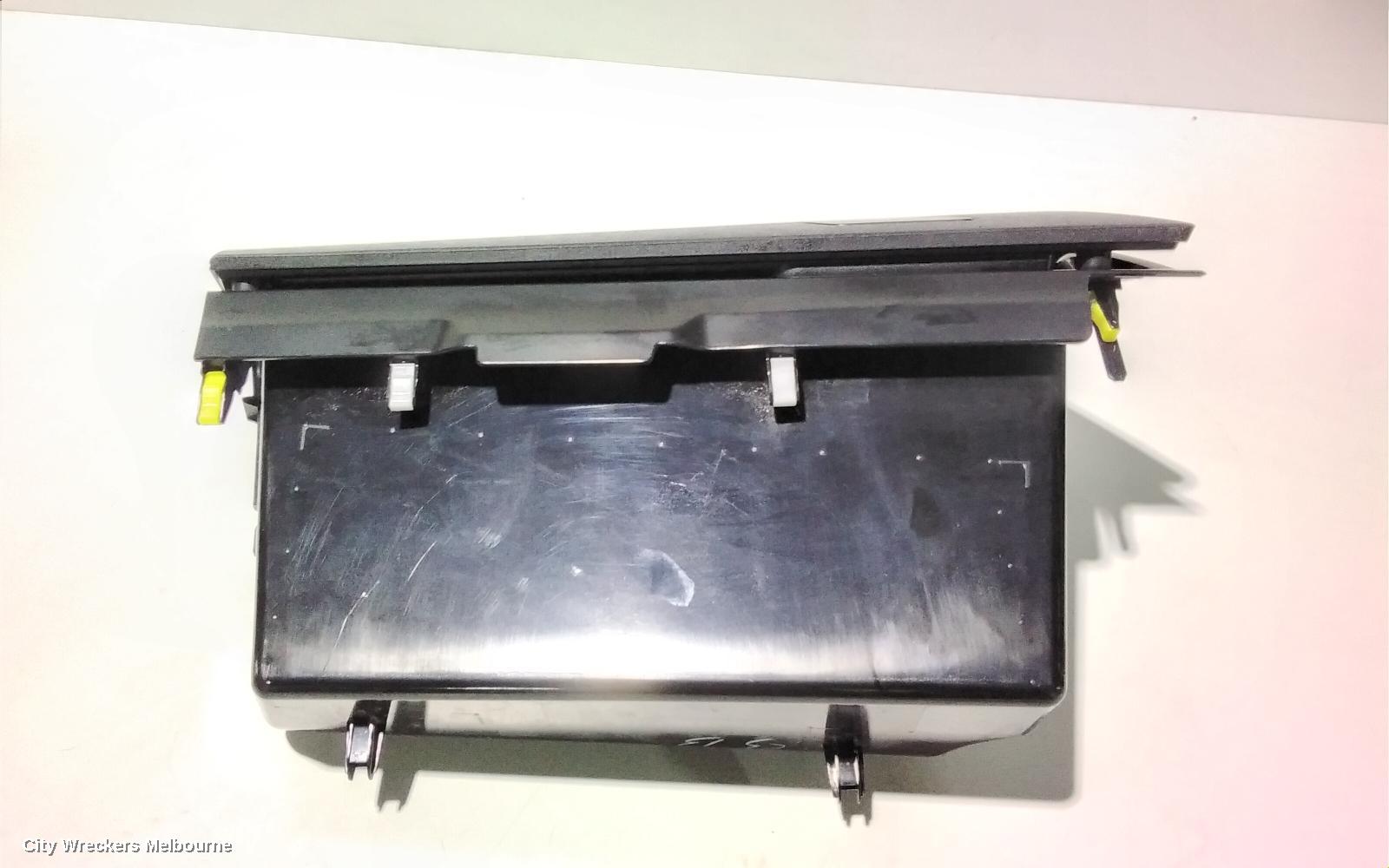 TOYOTA HILUX GLOVE BOX, UPPER, 09/2015 ONWARDS - Image 3