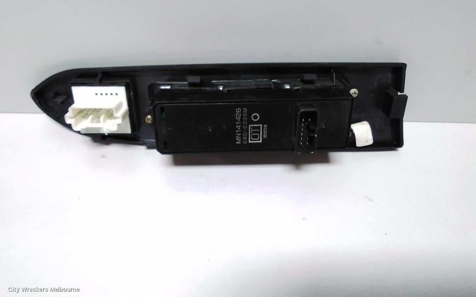 MITSUBISHI 380 PWR DR WIND SWITCH, RH FRONT (MASTER SWITCH), DB, 09/2005 - 03/2008 - Image 3