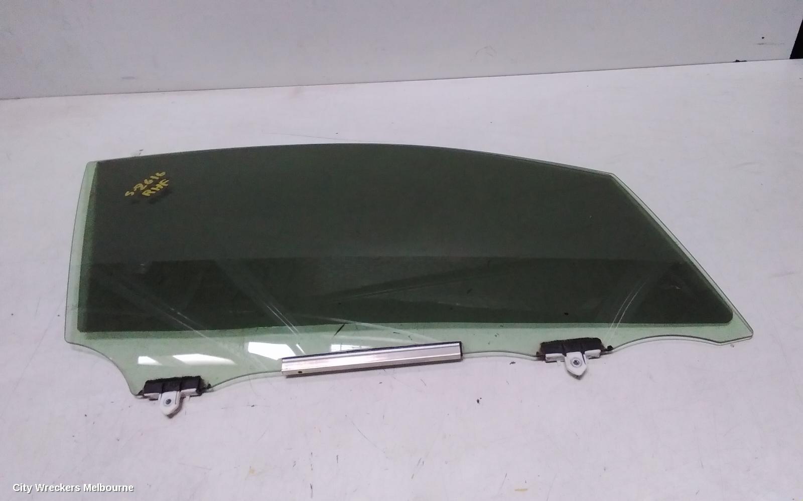 TOYOTA C-HR RIGHT FRONT DOOR WINDOW, GEN 1, 12/2016 - 09/2023 - Image 1