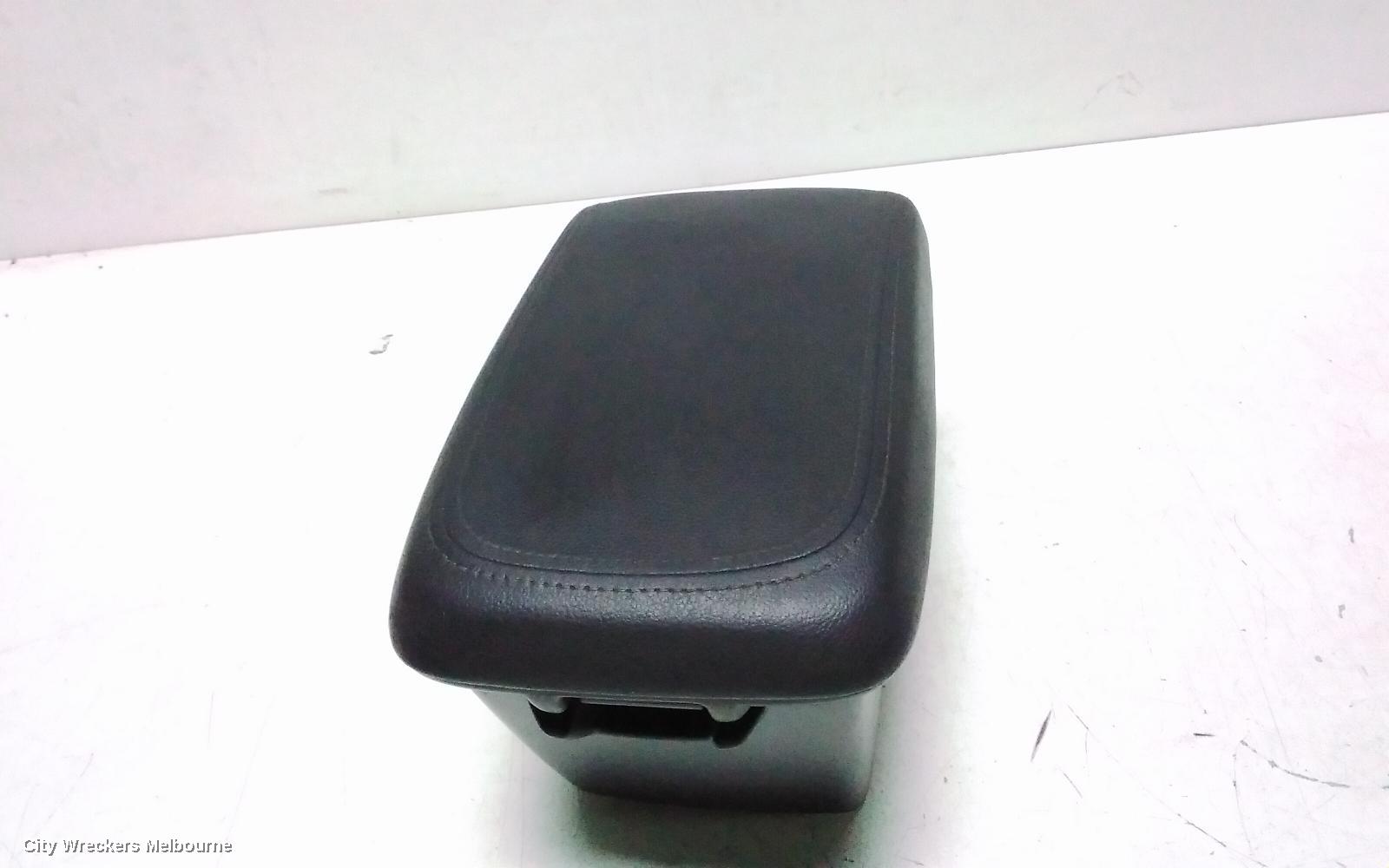 HOLDEN CAPTIVA CONSOLE, CG, LEATHER, BLACK, 01/2011 - 06/2018 - Image 2