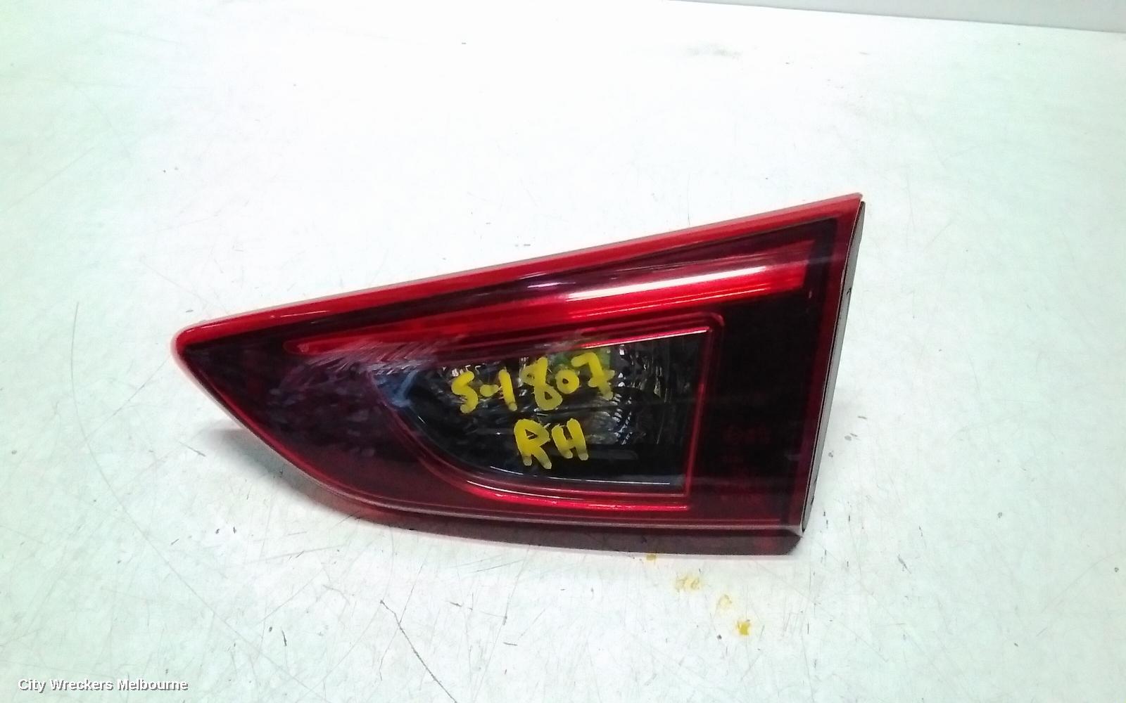 MAZDA CX3 REAR GARNISH, TAILGATE LAMP (RH SIDE), NON LED TYPE, DK, 03/2015 ONWARDS - Image 2