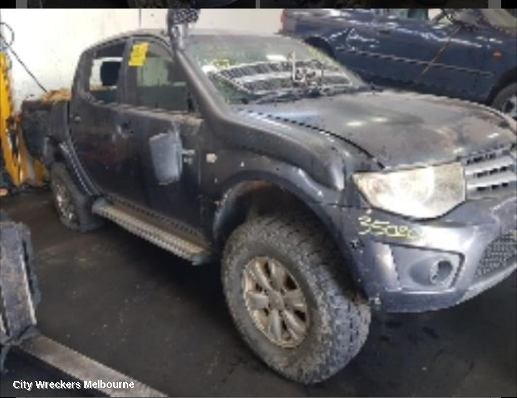 MITSUBISHI TRITON RADIATOR, MANUAL, 3.2, DIESEL, ML, 07/2006 - 08/2009 - Image 2