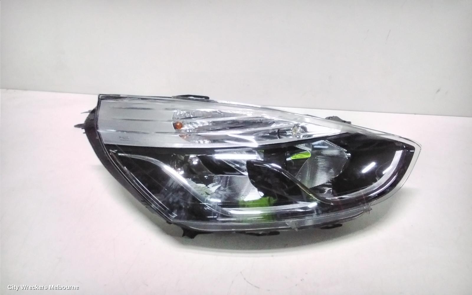 RENAULT CLIO RIGHT HEADLAMP, X98, LIFE, HALOGEN TYPE, 08/2016 - 10/2019 - Image 1