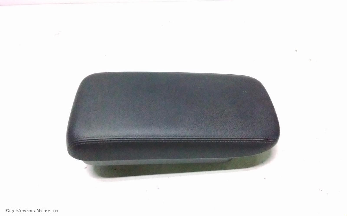 MITSUBISHI OUTLANDER CONSOLE, CONSOLE LID ONLY, ZJ-ZK, 10/2012 - 06/2017 - Image 2