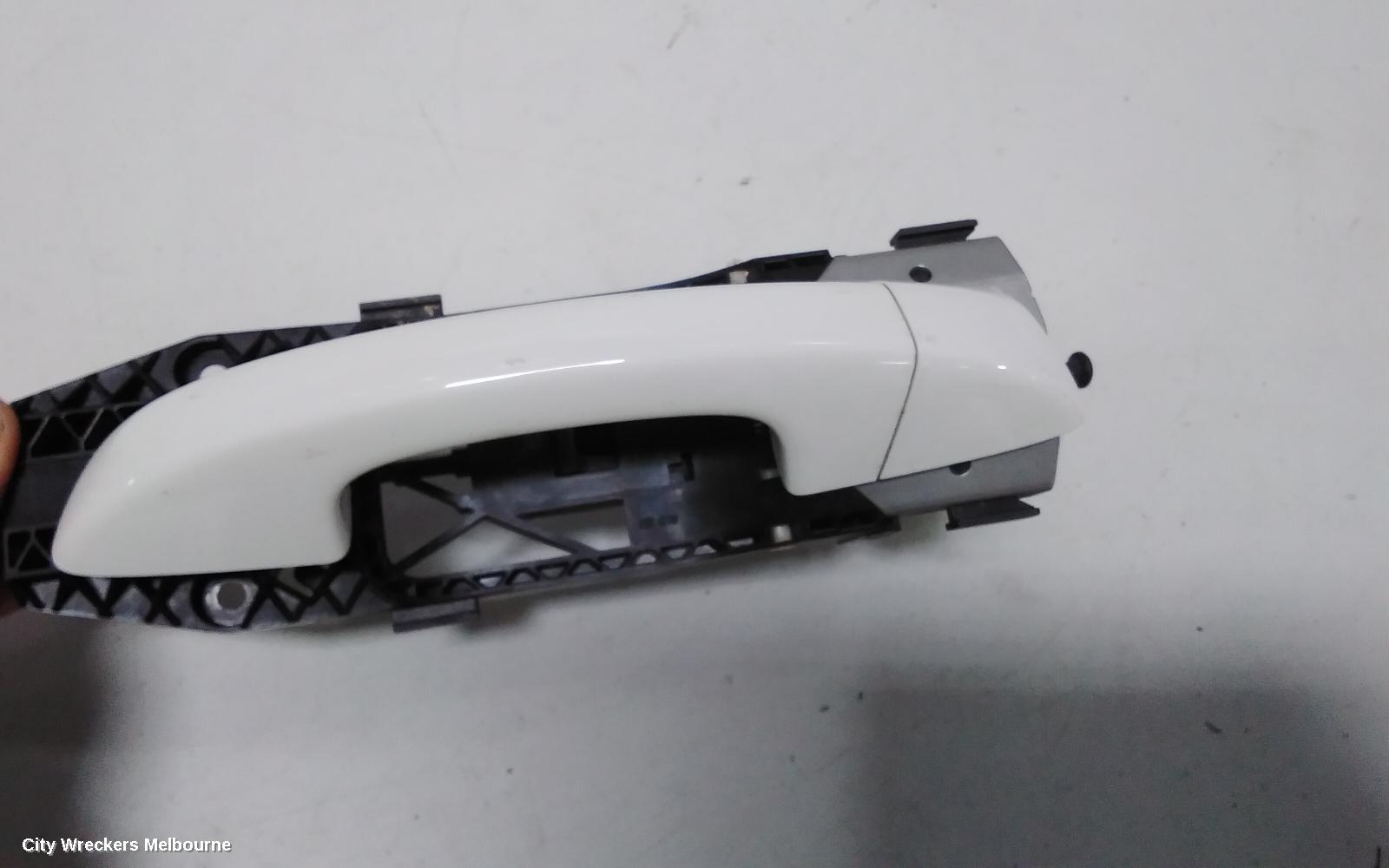 VOLKSWAGEN GOLF DOOR HANDLE, OUTER, RH FRONT, GEN 6, 12/2008 - 03/2013 - Image 3