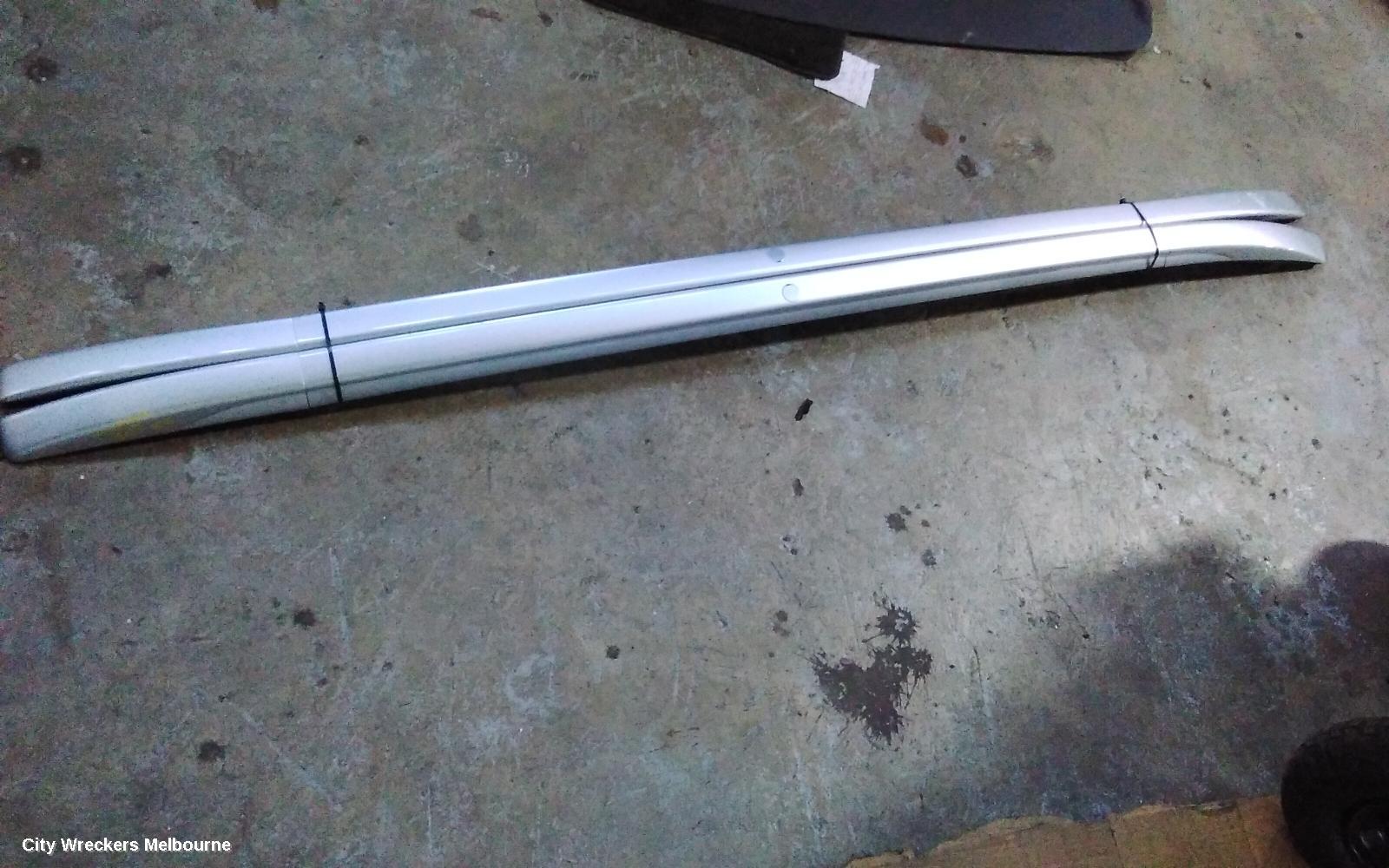 MITSUBISHI OUTLANDER ROOF RAIL - Image 3
