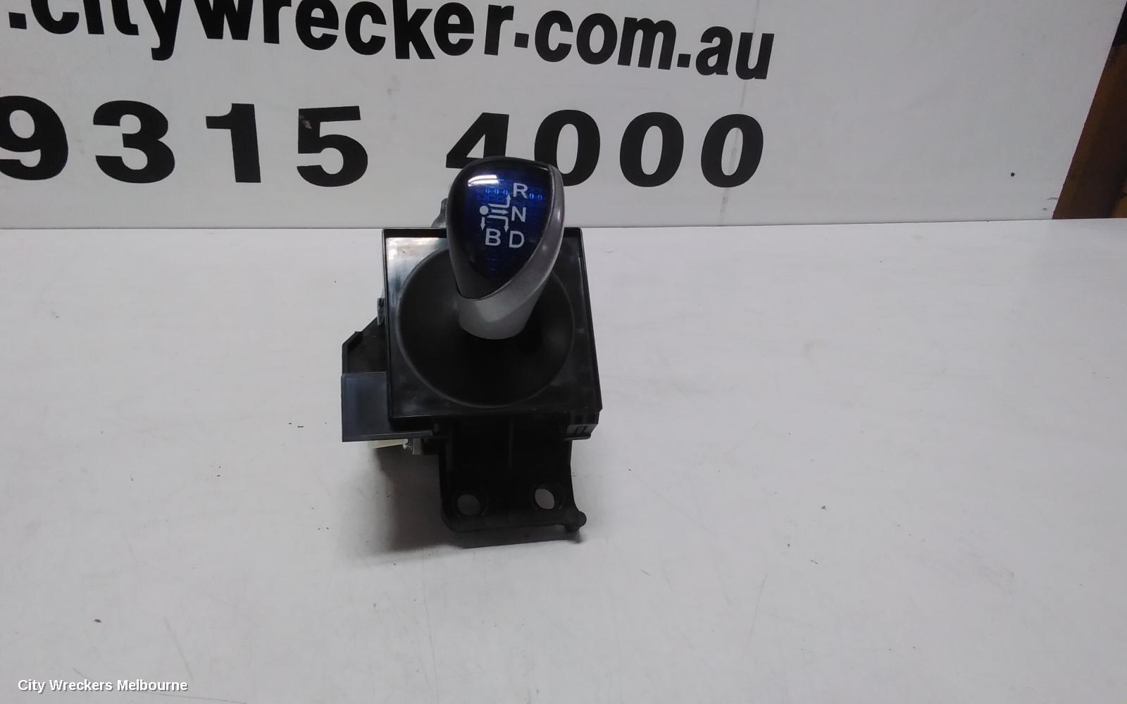 TOYOTA PRIUS GEAR STICK/SHIFTER, ZVW30R, 07/2009 - 12/2015 - Image 2