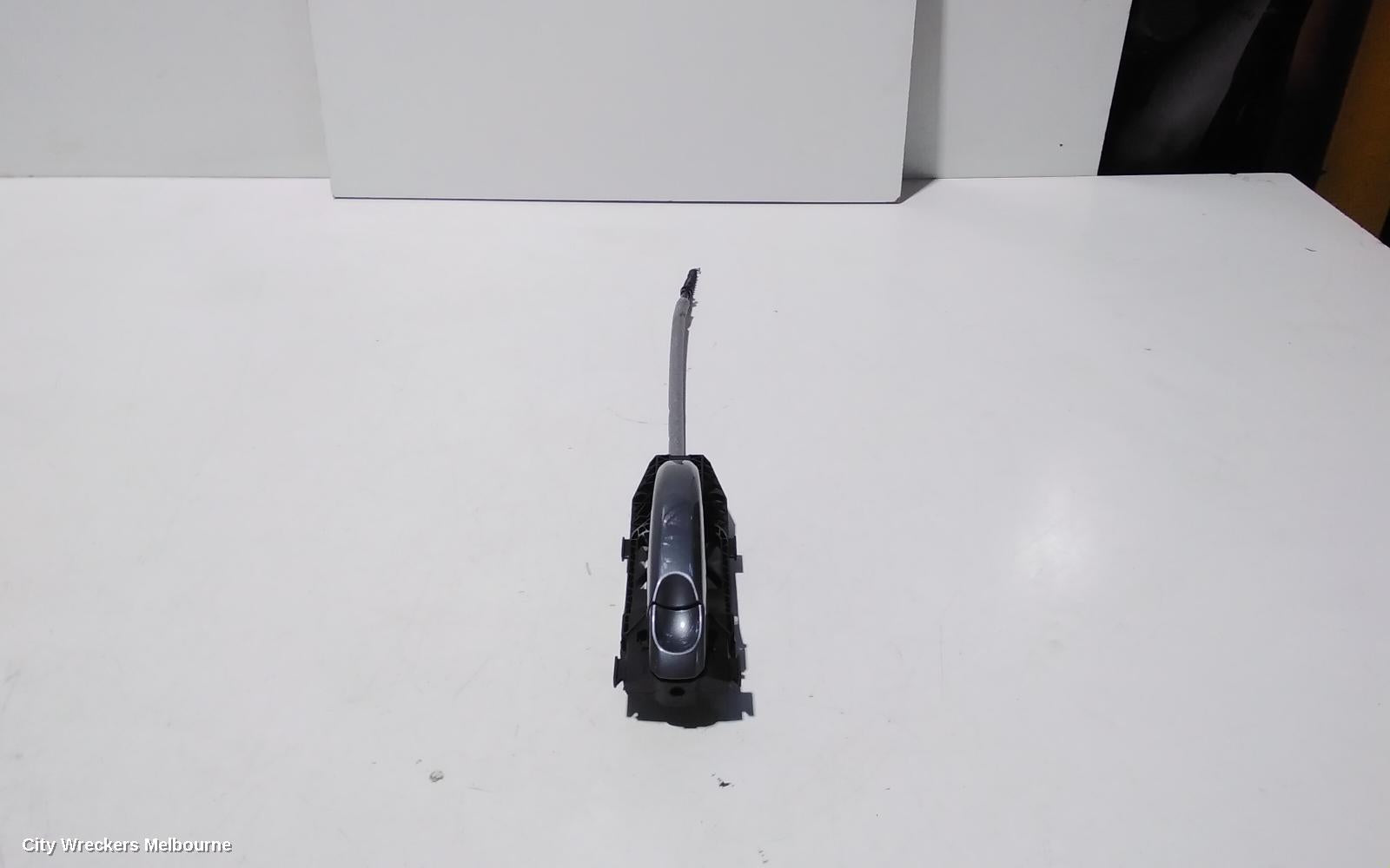 VOLKSWAGEN AMAROK DOOR HANDLE, OUTER, LH FRONT, COLOUR CODED, 2H, 12/2010 ONWARDS - Image 3