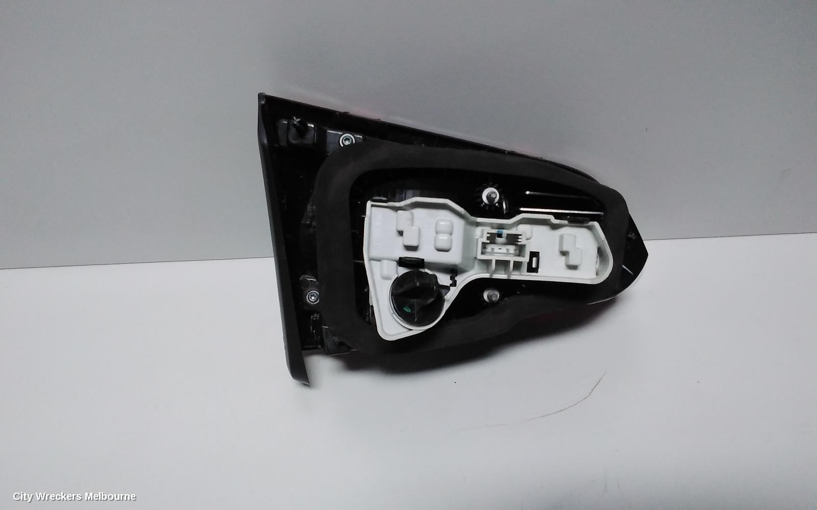 VOLKSWAGEN GOLF REAR GARNISH, TAILGATE LAMP (RH SIDE), GEN 7, HATCH, 04/2013 - 03/2017 - Image 3