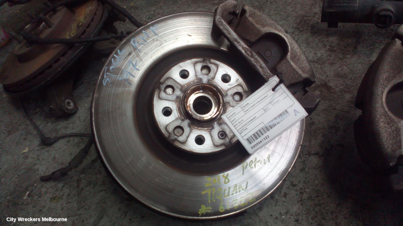 VOLKSWAGEN TIGUAN RIGHT FRONT HUB ASSEMBLY, 5NA, 06/2016 - 02/2024 - Image 1