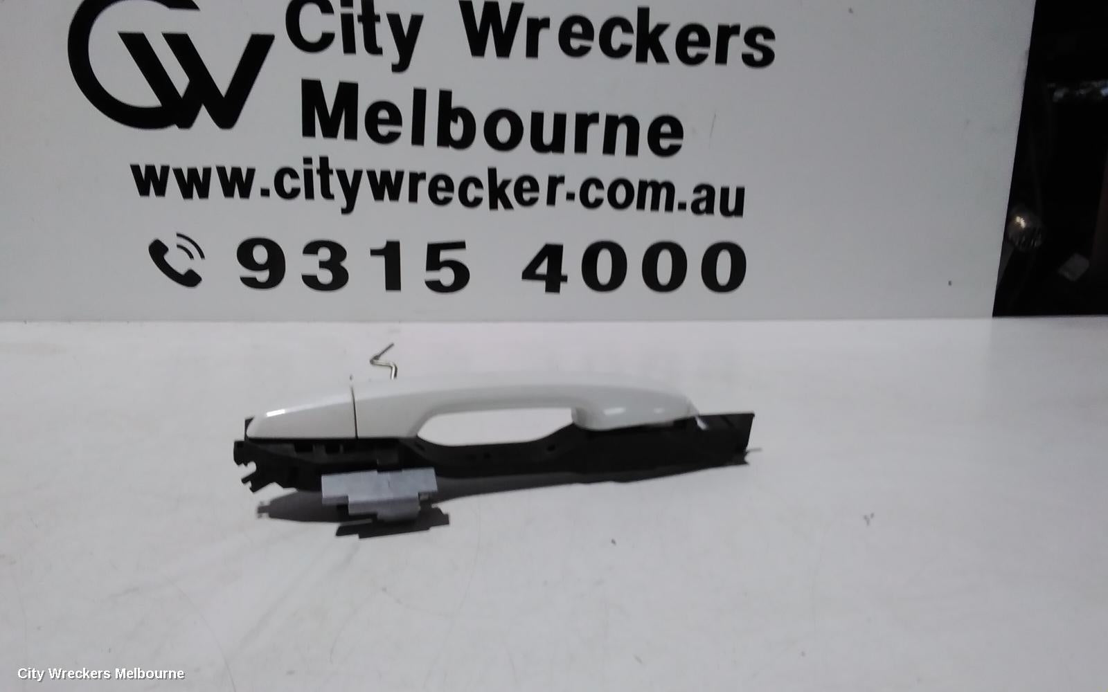 HONDA CRV DOOR HANDLE, OUTER, LH REAR, COLOUR CODED, RW, 05/2017 ONWARDS - Image 1